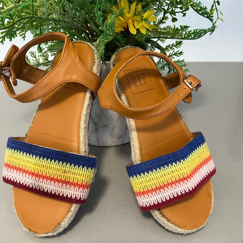 GAP SANDALS - Picture 8 of 8